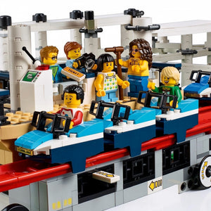 LEGO® 10261 Creator Expert Roller Coaster alternate image 20