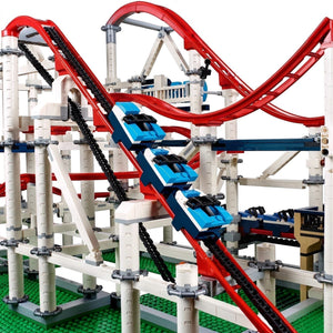 LEGO® 10261 Creator Expert Roller Coaster alternate image 4