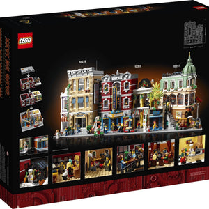 LEGO building set packaging with model display