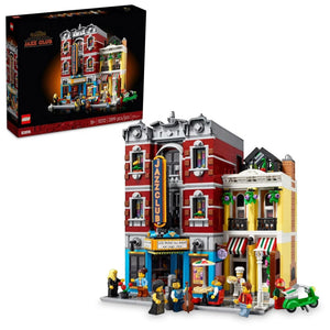 LEGO building set with detailed architecture and figures, next to its packaging.