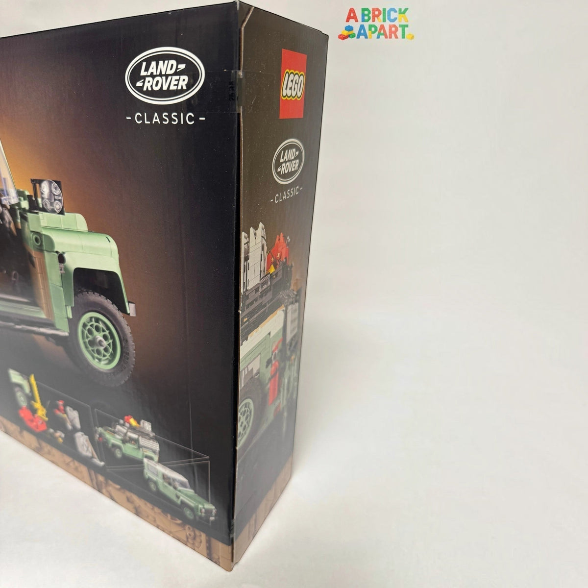 [box-back] Land Rover and LEGO box with model illustration on a white background