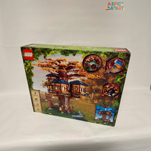 [box-back] LEGO treehouse set packaging with treehouse illustration on a white background