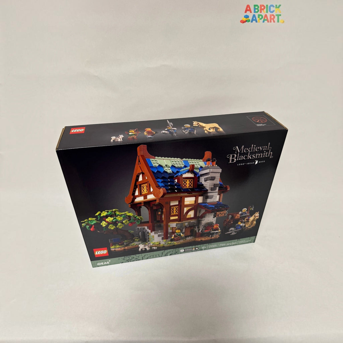 [box-back] LEGO Medieval Blacksmith set packaging on a white background
