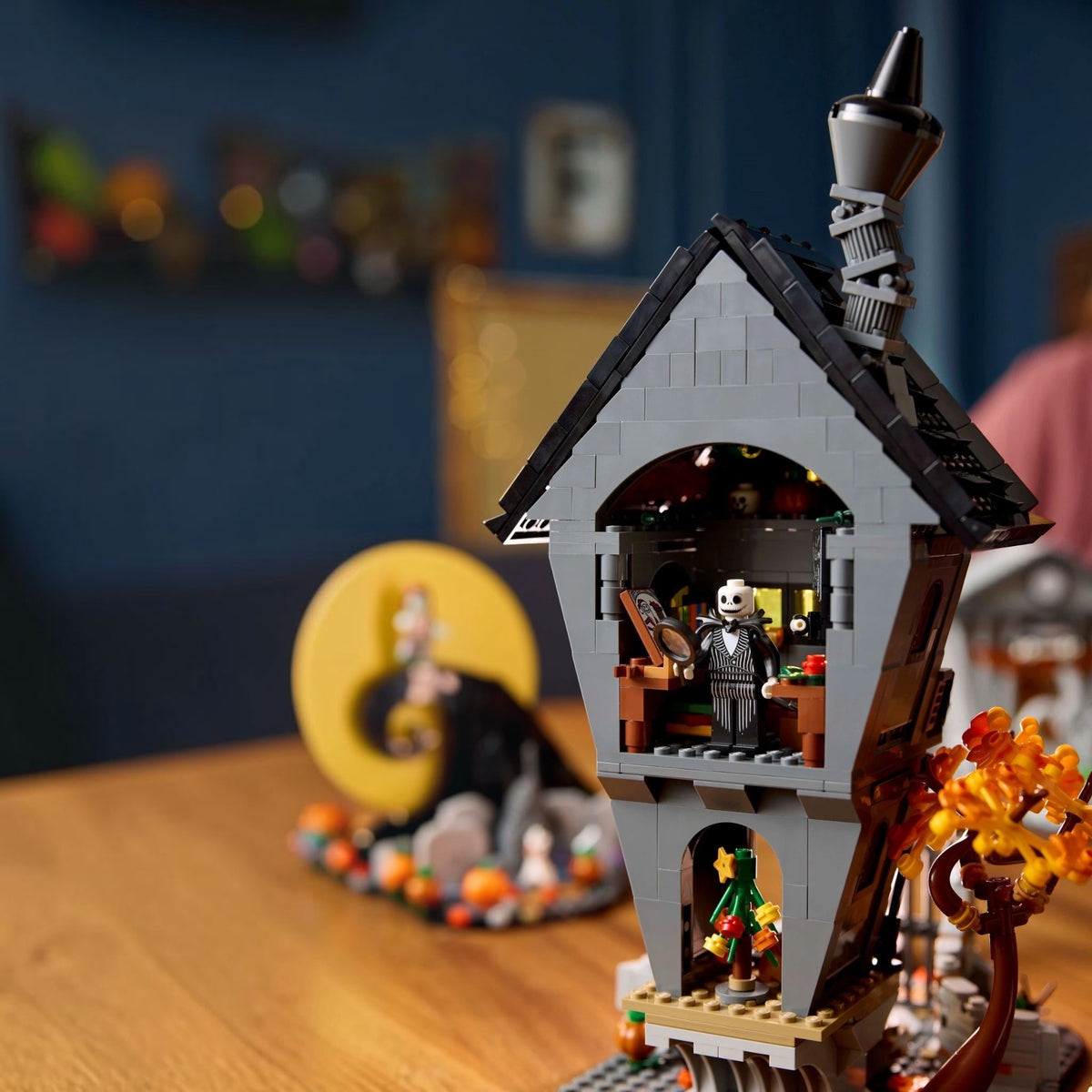 [lifestyle-shelf-built] LEGO® 21351 Ideas Disney Tim Burton's The Nightmare Before Christmas built detail on shelf