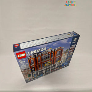 A Brick Apart LEGO Creator Expert Corner Garage 10264 building set box showing the 3-story modular model.