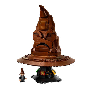 [built-white] A Brick Apart LEGO Harry Potter Talking Sorting Hat set with interactive sound brick, display stand, and minifigure.