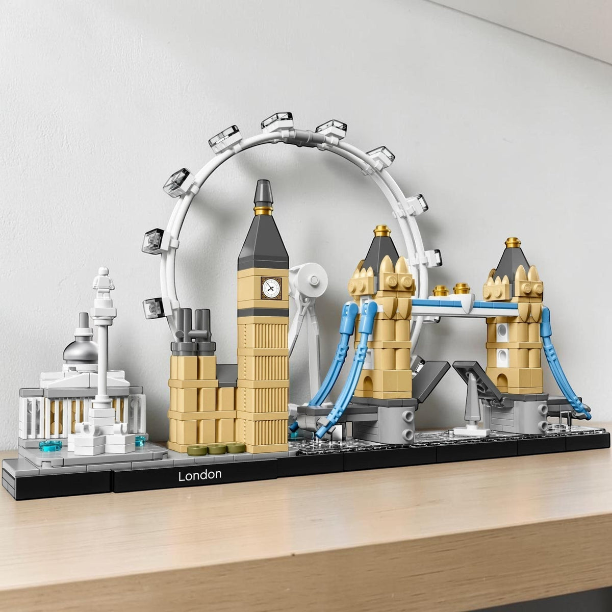 [lifestyle-shelf-built] A Brick Apart LEGO Architecture London skyline set featuring Big Ben, London Eye, and Tower Bridge on a display base.